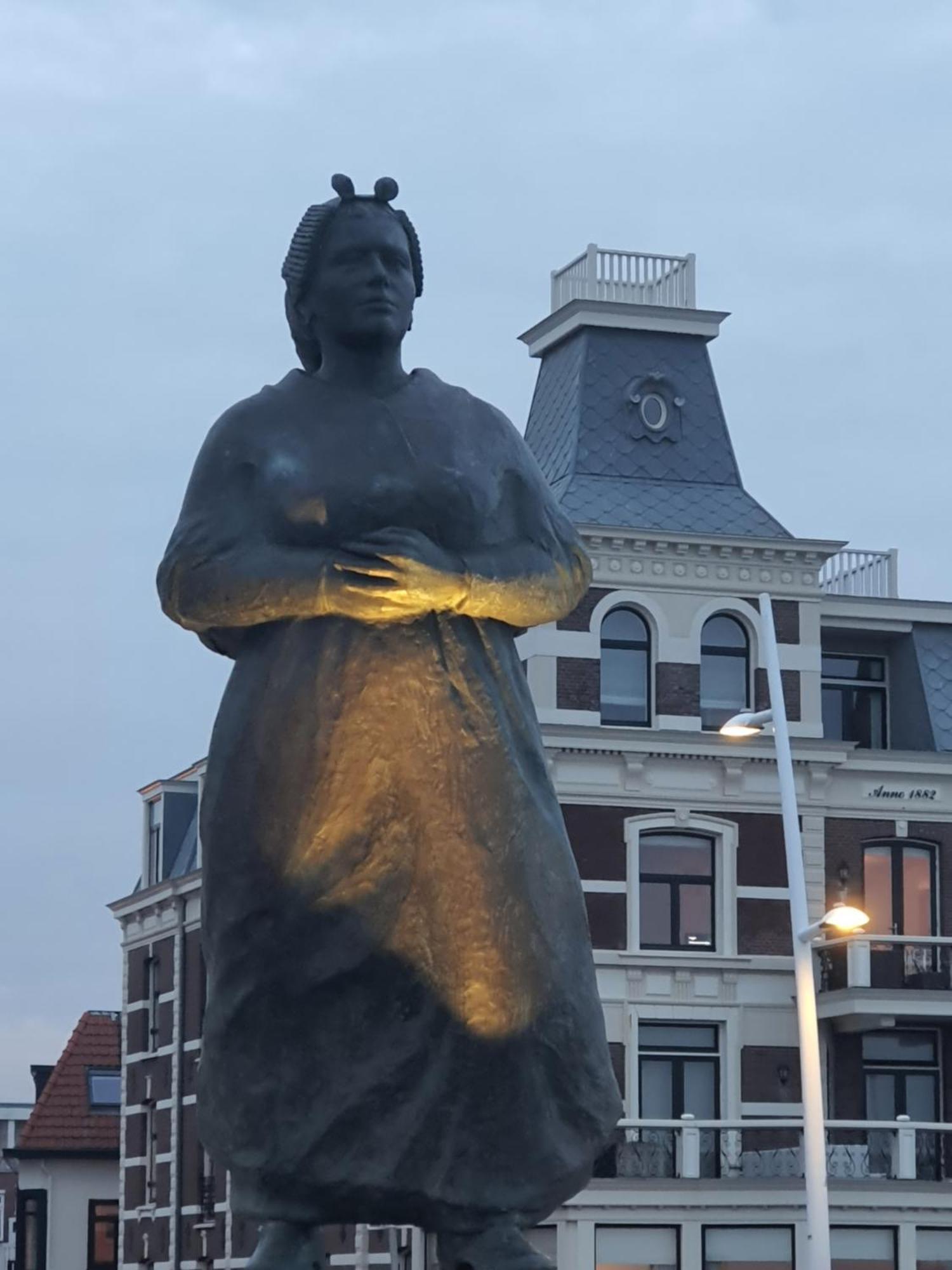 Bluebeach Scheveningen Хага Екстериор снимка